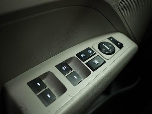Used 2020 Hyundai Elantra SE FWD image 24