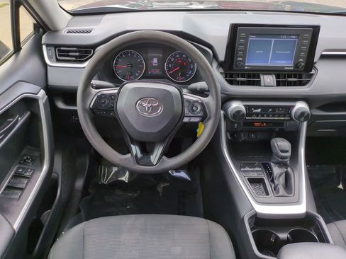 Used 2020 Toyota RAV4 LE FWD image 16