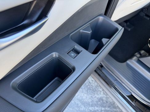 New 2026 Nissan Pathfinder SL image 18