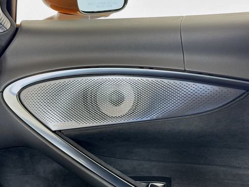 Used 2025 McLaren Artura Spider RWD image 17