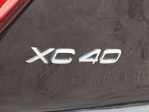 Certified 2023 Volvo XC40 B5 Plus w/ Protection Package Premier image 29