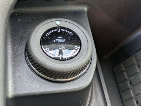 New 2025 Ford Expedition Active image 28