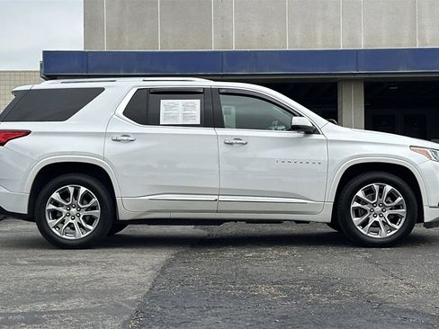 Used 2021 Chevrolet Traverse Premier image 3