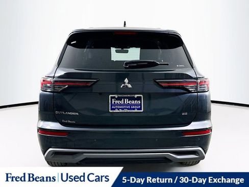 Used 2025 Mitsubishi Outlander SE image 6
