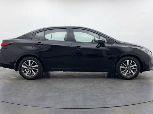 Used 2025 Nissan Versa SV FWD image 11