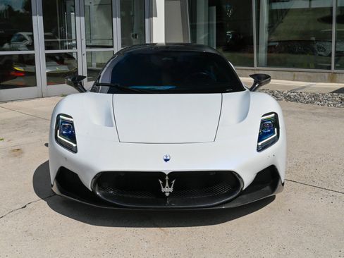 Used 2023 Maserati MC20 Coupe RWD image 2