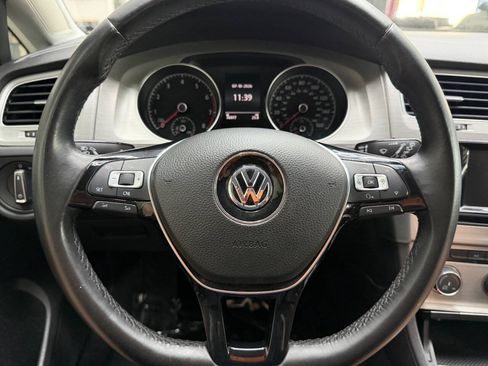 Used 2015 Volkswagen Golf 2-Door FWD image 17