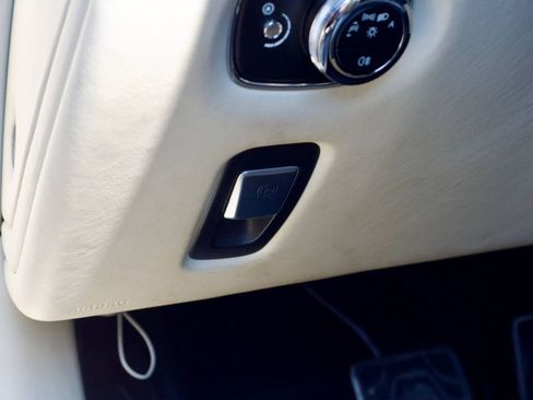 Used 2017 Aston Martin DB11 V12 image 25