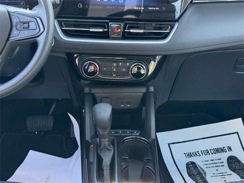 Used 2024 Chevrolet TrailBlazer LT w/ Driver Confidence Package image 15