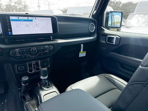 New 2026 Jeep Gladiator Mojave AWD/4WD image 25