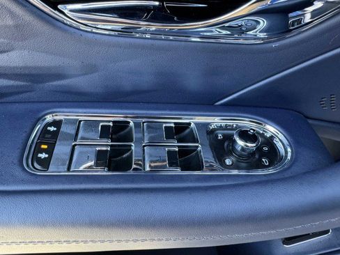 Used 2023 Bentley Flying Spur W12 image 25