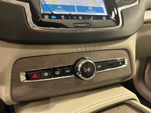 Certified 2023 Volvo XC90 B6 Plus w/ Protection Package Premier image 18