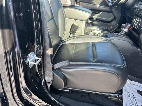 Used 2021 Jeep Gladiator Overland w/ Popular Equipment Package AWD/4WD image 15