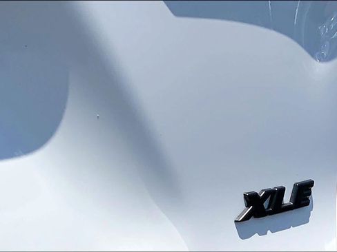 Used 2025 Toyota RAV4 XLE w/ Convenience Package FWD image 9
