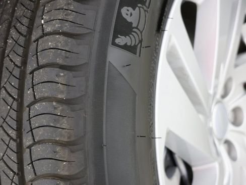 Used 2024 Land Rover Discovery Sport S image 15