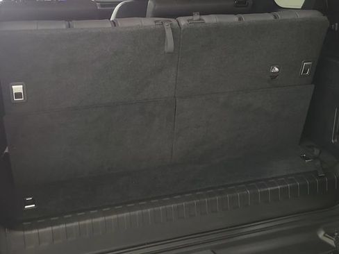 Used 2023 Lexus GX 460 Premium w/ Accessory Package AWD/4WD image 7