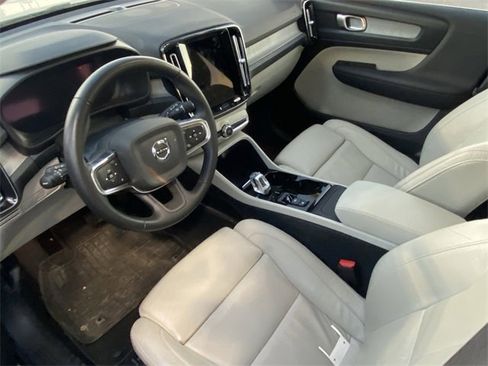 Used 2023 Volvo XC40 B4 Plus w/ Driver Assist Package image 8