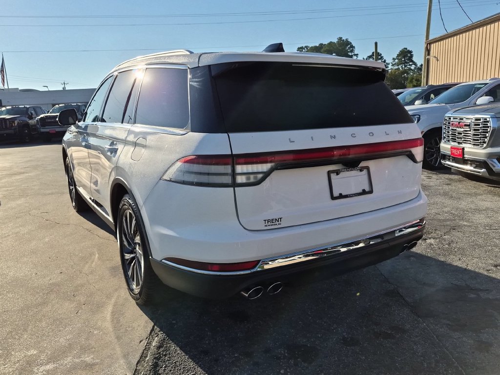 Used 2025 Lincoln Aviator AWD w/ Equipment Group 101A image 2