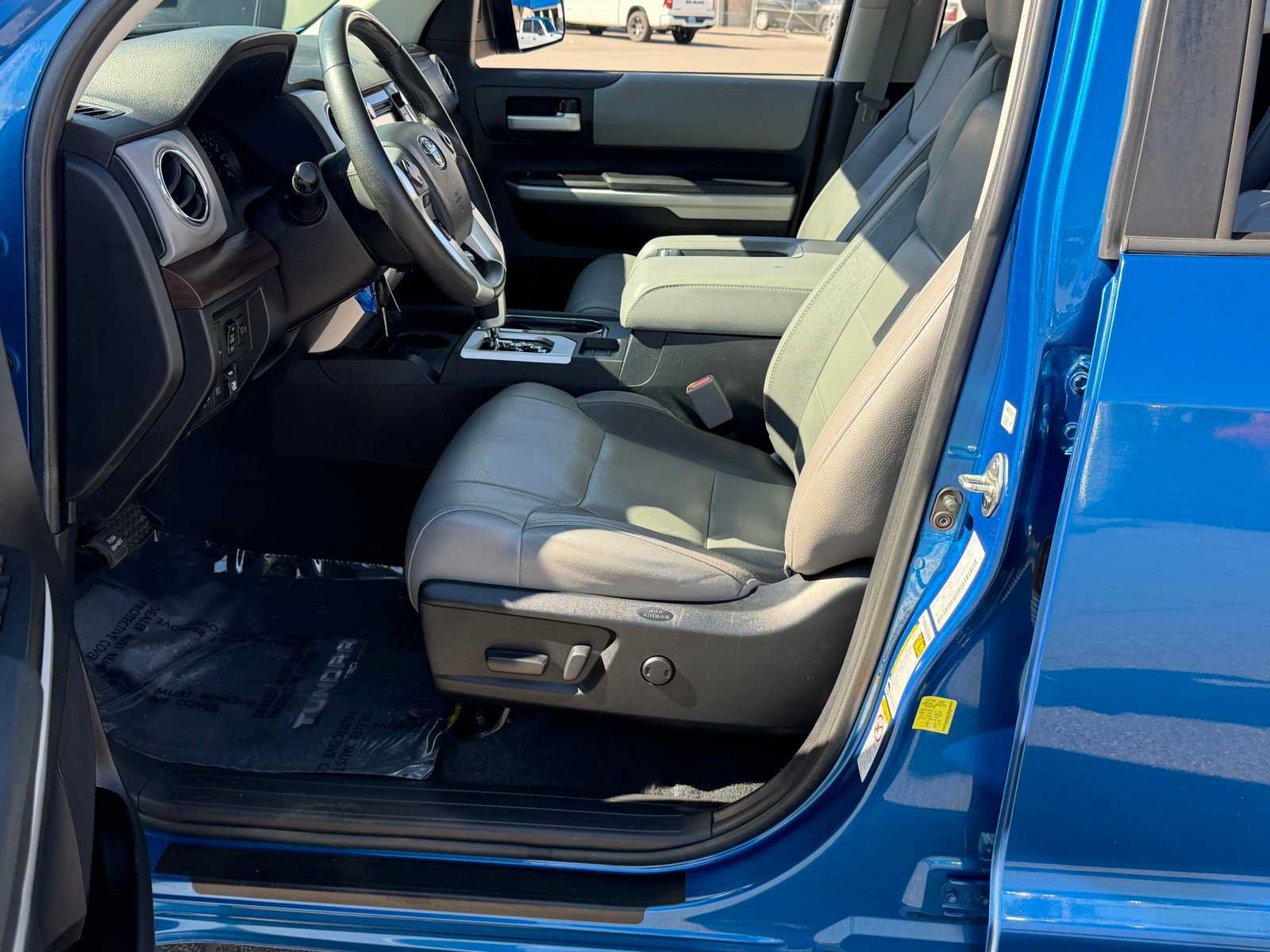 Used 2018 Toyota Tundra Limited w/ Limited Premium Package AWD/4WD image 23
