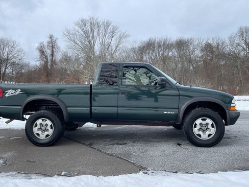 Used 2002 Chevrolet S10 Pickup LS w/ LS Preferred Equipment Group image 25