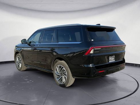 Used 2025 Lincoln Navigator Reserve AWD/4WD image 17