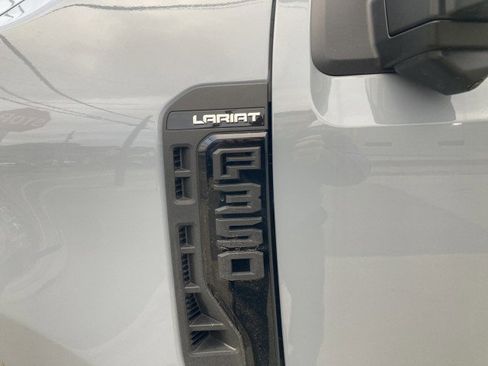 Used 2025 Ford F350 Lariat w/ Lariat Ultimate Package image 5