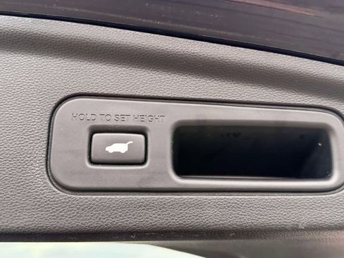 Used 2023 Acura MDX SH-AWD image 9