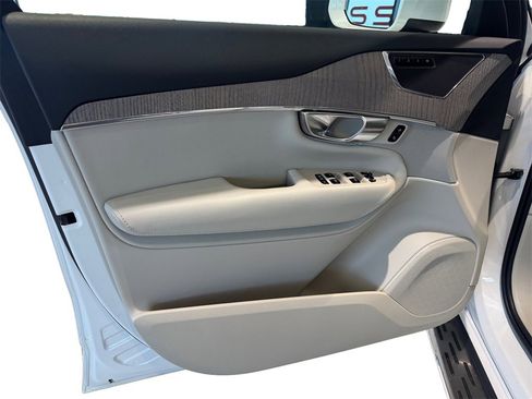 Certified 2023 Volvo XC90 B6 Plus w/ Protection Package Premier image 8