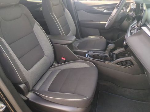 Used 2025 Chevrolet TrailBlazer LT AWD/4WD image 24