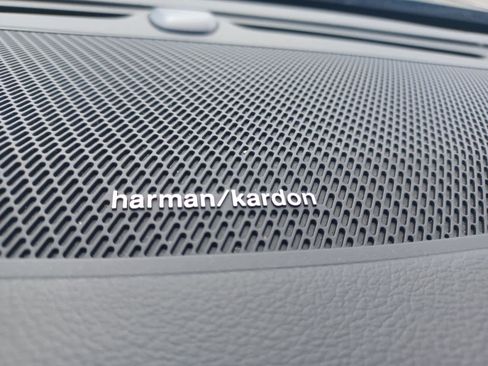 Used 2020 Volvo S90 T6 R-Design image 13