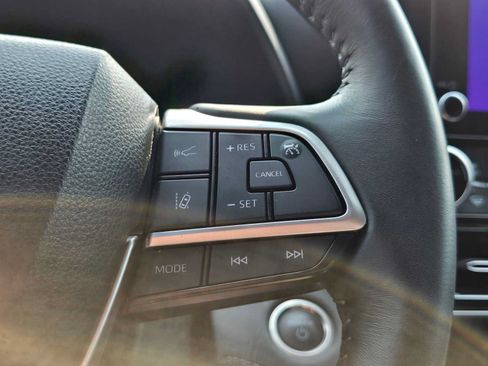Certified 2024 Toyota Highlander LE AWD/4WD image 32