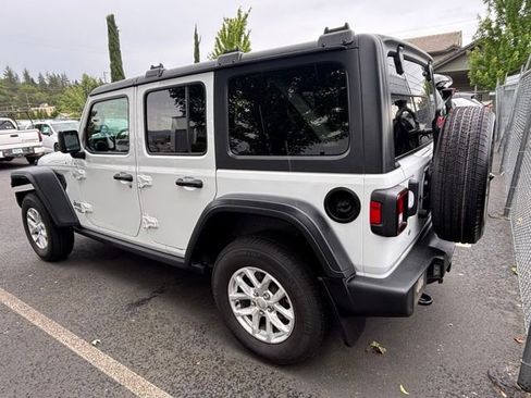 Used 2020 Jeep Wrangler Unlimited Sport S AWD/4WD image 3