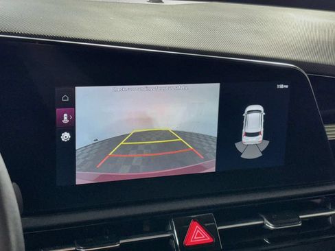 Certified 2023 Kia Niro Wind FWD image 18