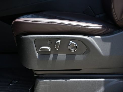 Certified 2022 Cadillac Escalade Sport Platinum w/ Heavy-Duty Trailer Package AWD/4WD image 15