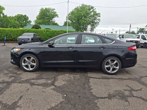 Used 2016 Ford Fusion SE w/ Equipment Group 201A FWD image 4