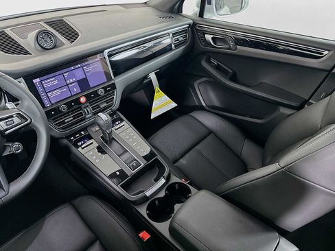 New 2026 Porsche Macan AWD/4WD image 25