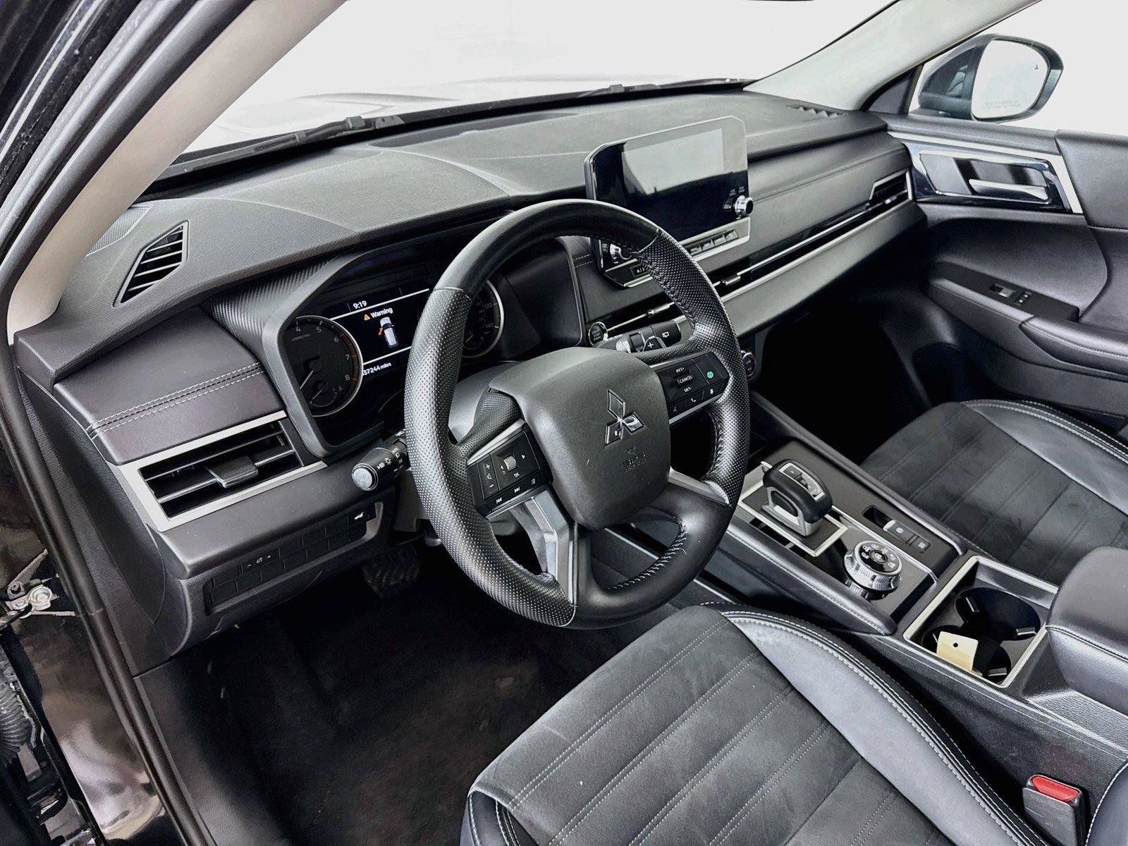 Used 2024 Mitsubishi Outlander SE Black Edition AWD/4WD image 24