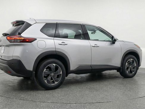 Used 2025 Nissan Rogue SV image 9