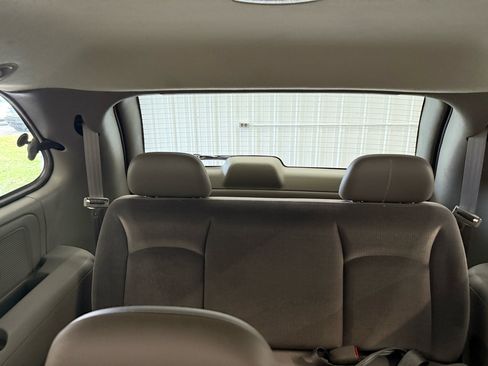 Used 2002 Dodge Caravan SE image 47