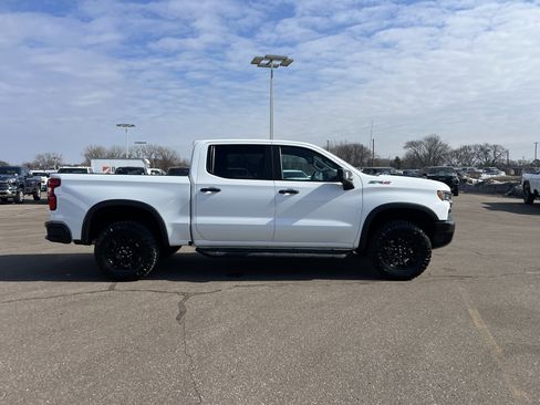 Used 2022 Chevrolet Silverado 1500 ZR2 w/ Technology Package image 10