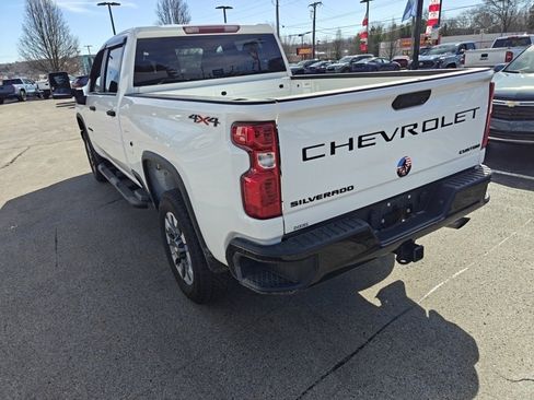 Used 2023 Chevrolet Silverado 2500 Custom w/ Custom Value Package image 8
