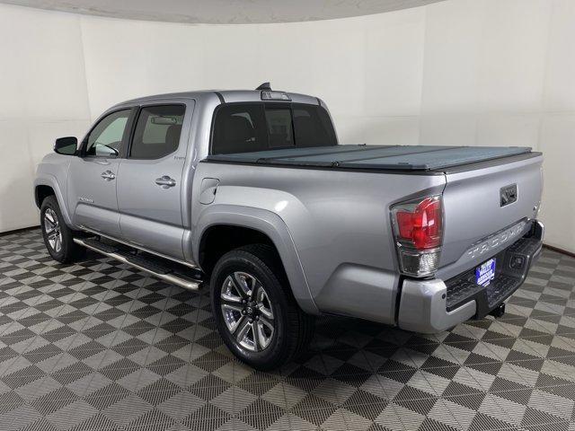 Used 2017 Toyota Tacoma Limited w/ Tow Package RWD image 10