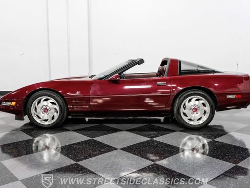 Used 1993 Chevrolet Corvette Coupe image 2