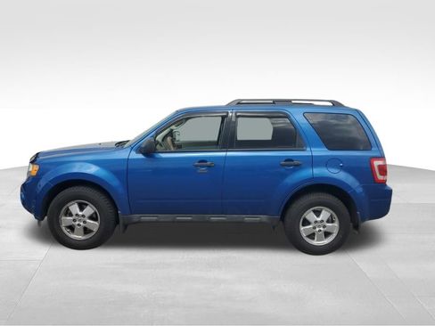 Used 2011 Ford Escape XLT w/ 201A Rapid Spec Order Code image 2