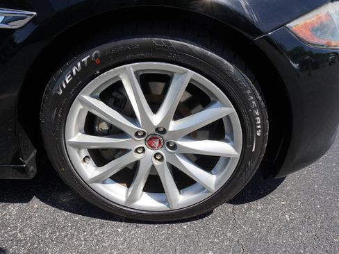 Used 2016 Jaguar XJ R-Sport RWD image 38