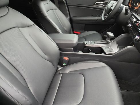 New 2026 Kia Sportage EX image 10