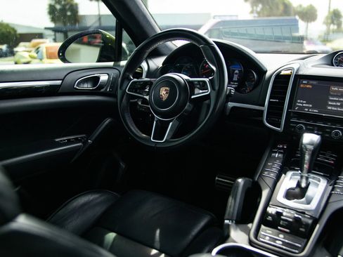 Used 2016 Porsche Cayenne GTS AWD/4WD image 42