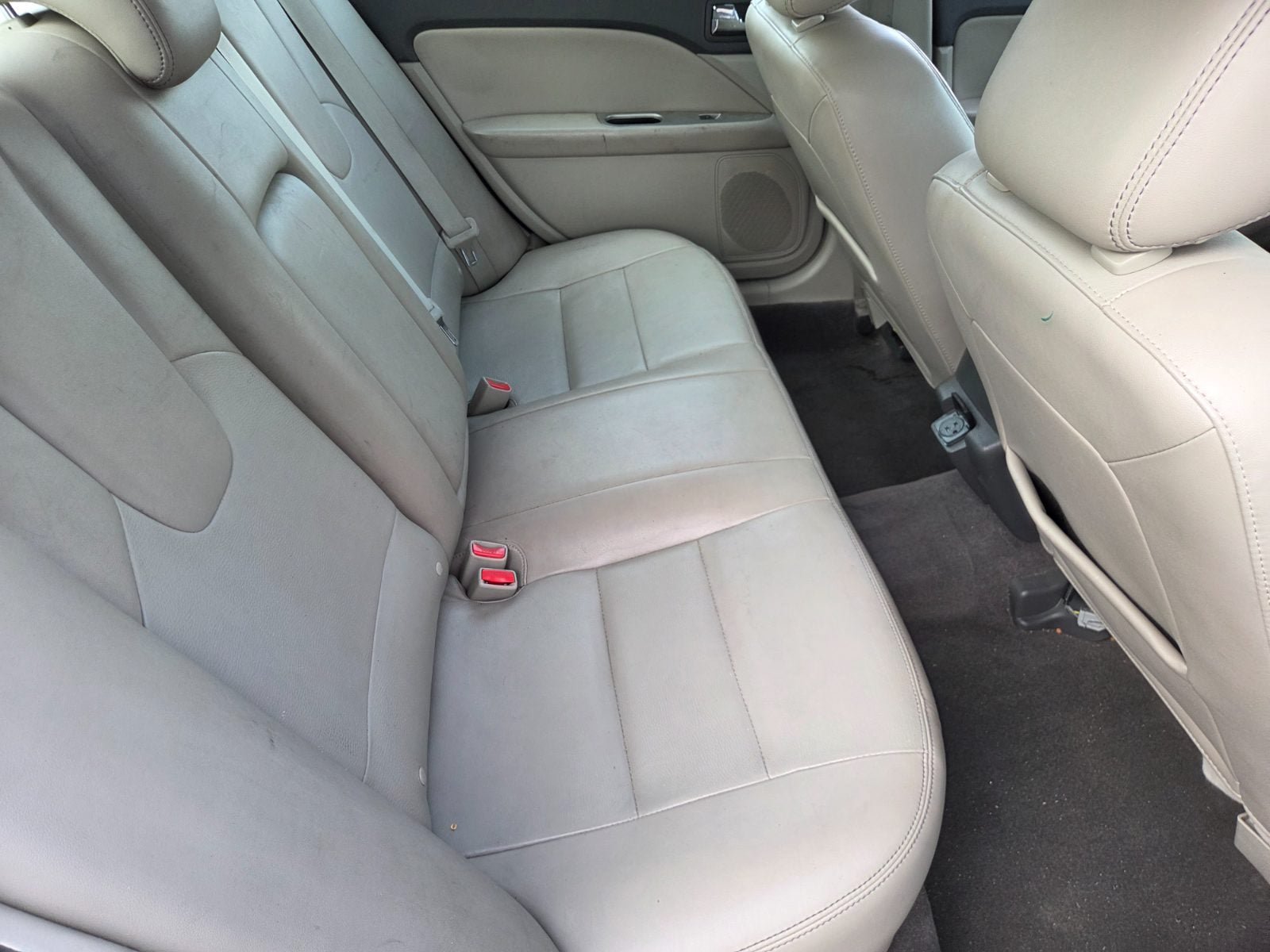 Used 2012 Ford Fusion Hybrid FWD image 13