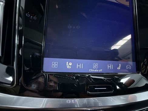 Used 2025 Volvo V60 B5 Cross Country Plus AWD/4WD image 13