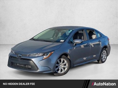 Used 2025 Toyota Corolla LE FWD image 1